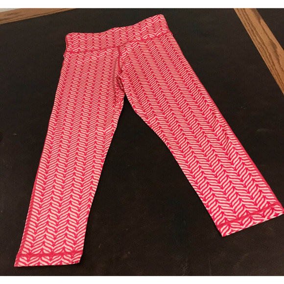 Vineyard Pink Whale Tail Print Performance Athletic Leggings - Size Small - Picture 2 of 8